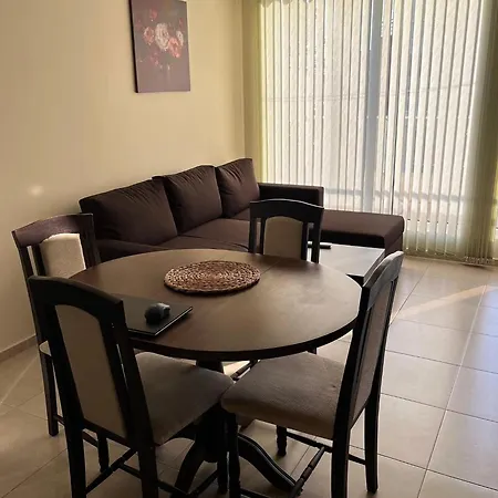 Sunset Apartment *